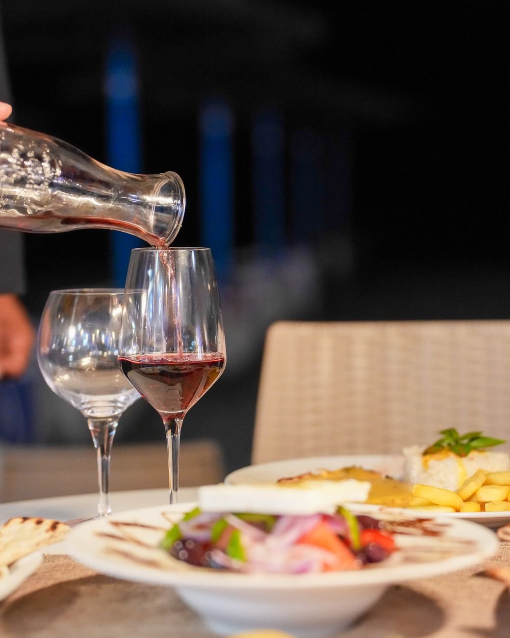 Pouring the wine